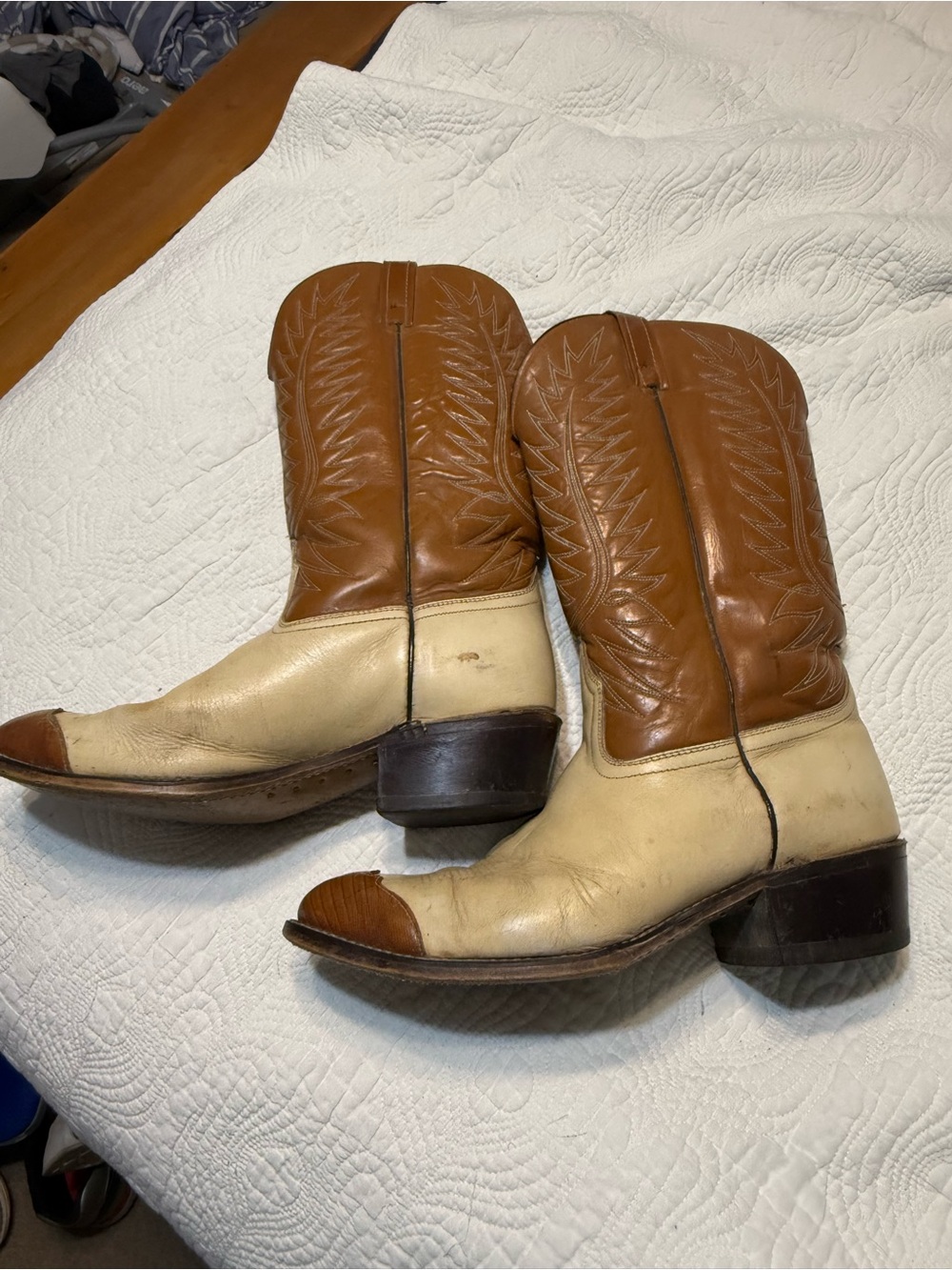 Source Unknown Two-Tone Brown and Cream Western Cowboy Boots